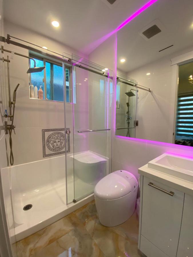 Milano Luxury Suites Vancouver Dış mekan fotoğraf